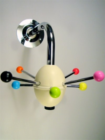 Hatrack Saturnus - retro knage / knager�kke, drejelig, krom og tr�, hvid m. flerfarvede knopper - ( incl skruer og plugs ).
