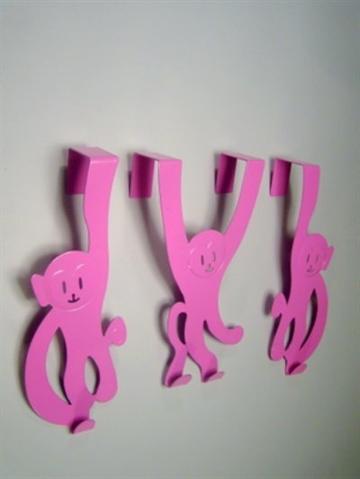 Monkey - knages�t a 3, pink emaljeret jernblik, til at h�nge over d�r.