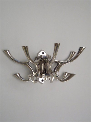 Femkrogsknage, drejelig, forkromet metal.