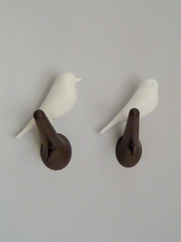 Hook Sparrow - knages�t, h�rd plast, 2 stk hvid/brun i s�d �ske - ( incl. monteringsvejledning, skruer og plugs ).  F�S NU MED SORT GREN - hvis det �nskes, skriv det som kundenotat.  