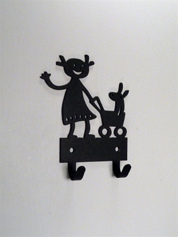 Sort smedejerns b�rneknager�kke m. pige og hund i barnevogn, 2 kroge, fra "Bengt og Lotta design", Sverige. 
