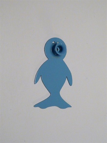 Who? me! seal - knage, design Trine Mervig, st�l, bl� - ( incl. skrue og plug ).