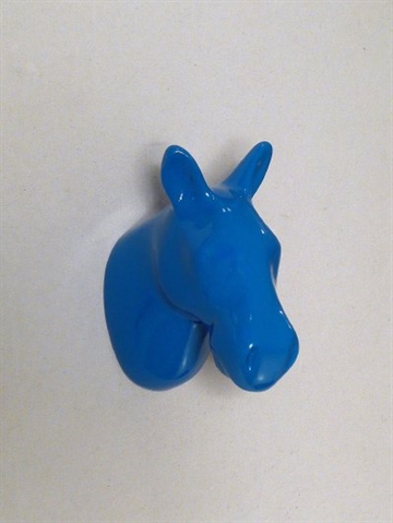 Dear Horse - knage, design Jorine Oosterhoff, bl�lakeret polystone og metal m. indst�bt skrue (incl. plug). 