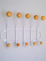 Knager�kke m. 5 knager og natur tr�knopper, hvidlak jern - ( incl. skruer og plugs ). 