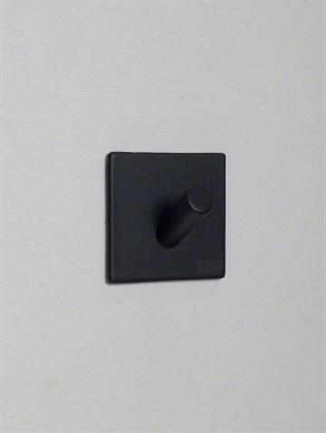 BB design - firkant knage, silkemat sort, st�rkt selvkl�bende.