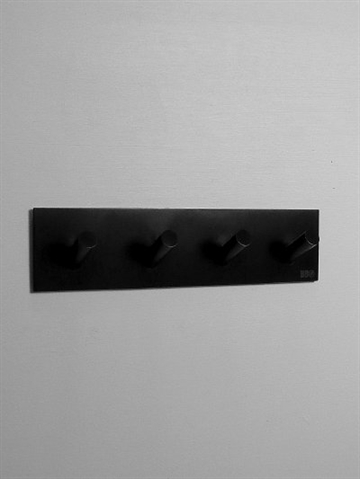 BB design - firkantet knager�kke m. 4 kroge, metal, silkemat sort, st�rkt selvkl�bende. 