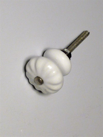 Hvid porcel�nsknop m. riller og forkromet knop, lille.