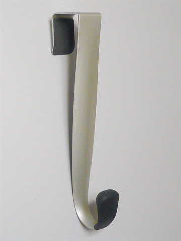 Schnook - h�nge over d�r enkeltknage m. sort gummispids, design Thea Yuzyk, mat b�rstet krom.