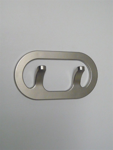 Circuit hook m. 2 kroge, design Matt Carr, mat forkromet let aluminium, st�rkt selvkl�bende.