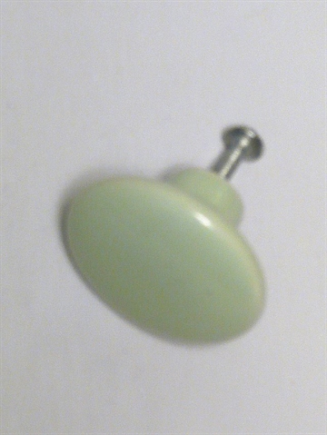 Hv�lvet knop, lysegr�n porcel�n, stor.