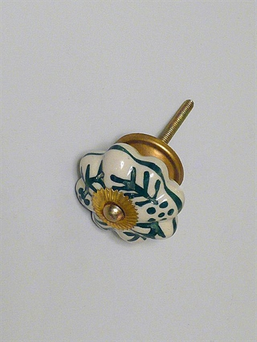 Cremehvid porcel�nsknop m. riller, gr�nt h�ndmalet m�nster og forgyldt metal, stor.