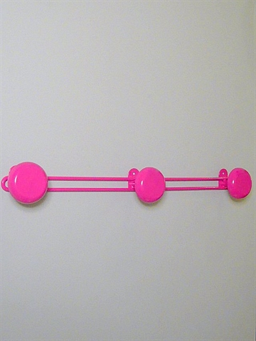 Retro knager�kke m. 3 knopper, pink lakeret metal.