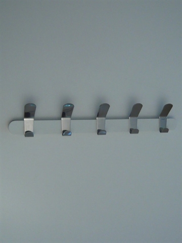 Venea knager�kke m. 5 knager, Fl�z Design, hvid h�jglans emalje og b�rstet rustfrit st�l - ( incl. skruer og plugs ). 