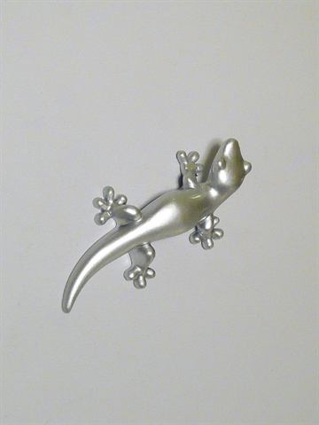 Gekko knage/knop, design Jorine Oosterhoff, s�lvlak. h�rd polystone m. skrue, ( hoved fungerer som knage ) - EGNET TIL B�DE V�G OG M�BLER.