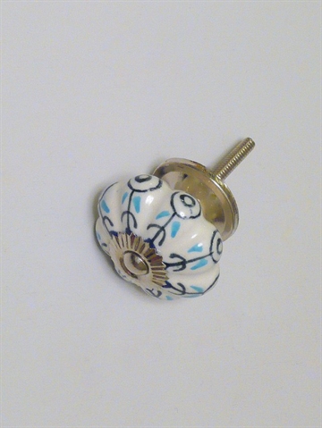 Hvid porcel�nsknop m. riller, bl�t m�nster og forkromet metal, stor.