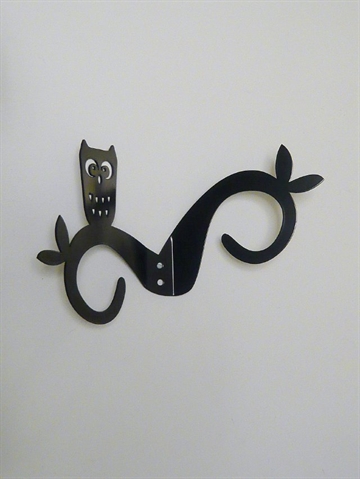 Ugle p� gren knage, svensk design, sortlak. metal.