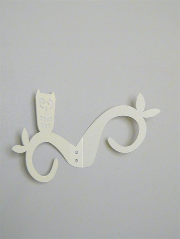 Ugle p� gren knage, svensk design, hvidlak. metal.