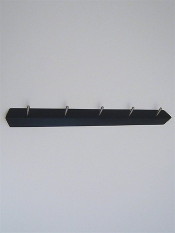 KR - 5 knager�kken, H�igaard design, silkemat sortlak. tr� m. 5 b�rstede rustfrie st�lknopper.
