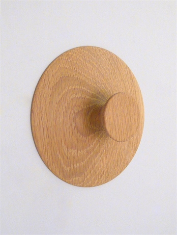 Nipple knagen, design Hans Sandgren Jacobsen, drejet egetr� m. hals til b�jle og knop uden farve , mellemstr.