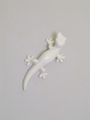 Gekko knage/knop, design Jorine Oosterhoff, hvidlak. h�rd polystone m. skrue, ( hoved fungerer som knage ) - EGNET TIL B�DE V�G OG M�BLER.