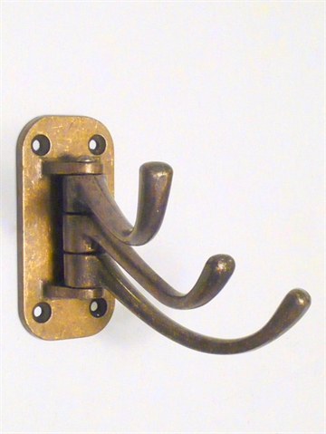 Trippel knage, drejelig, patineret messingbelagt metal - ( inkl. små patinerede skruer ).